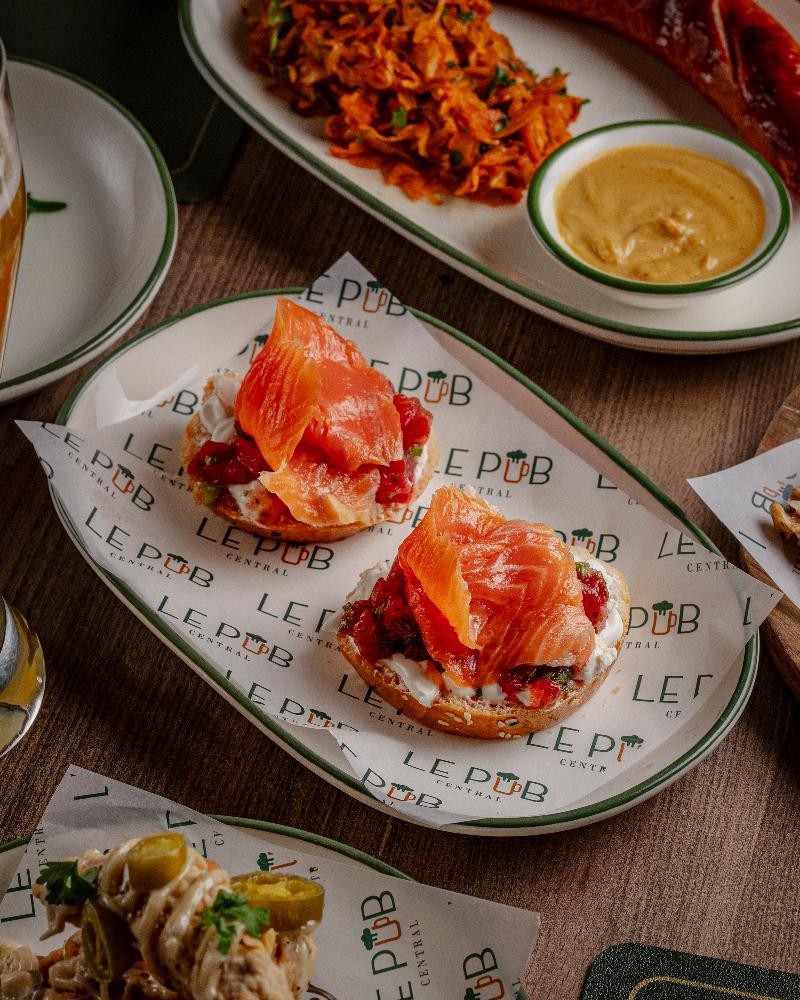 Brusketta Salmon ilə